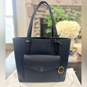 Michael Kors Navy Tote. Good used condition. Open to reasonable offer.